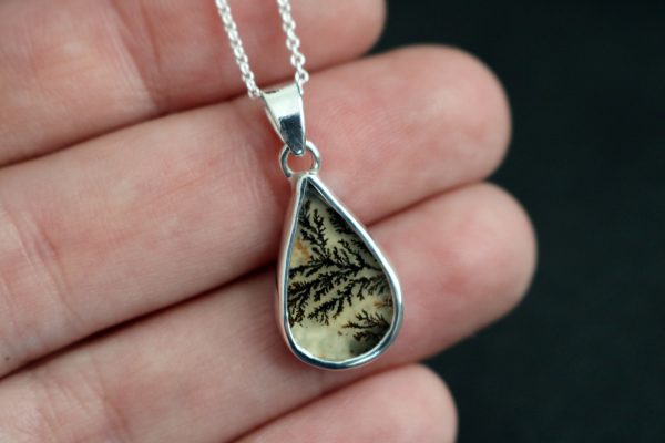 Dendrite teardrop Necklace